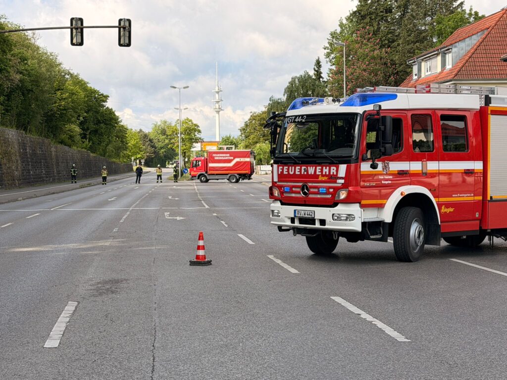 4 spurige Straße gesperrt